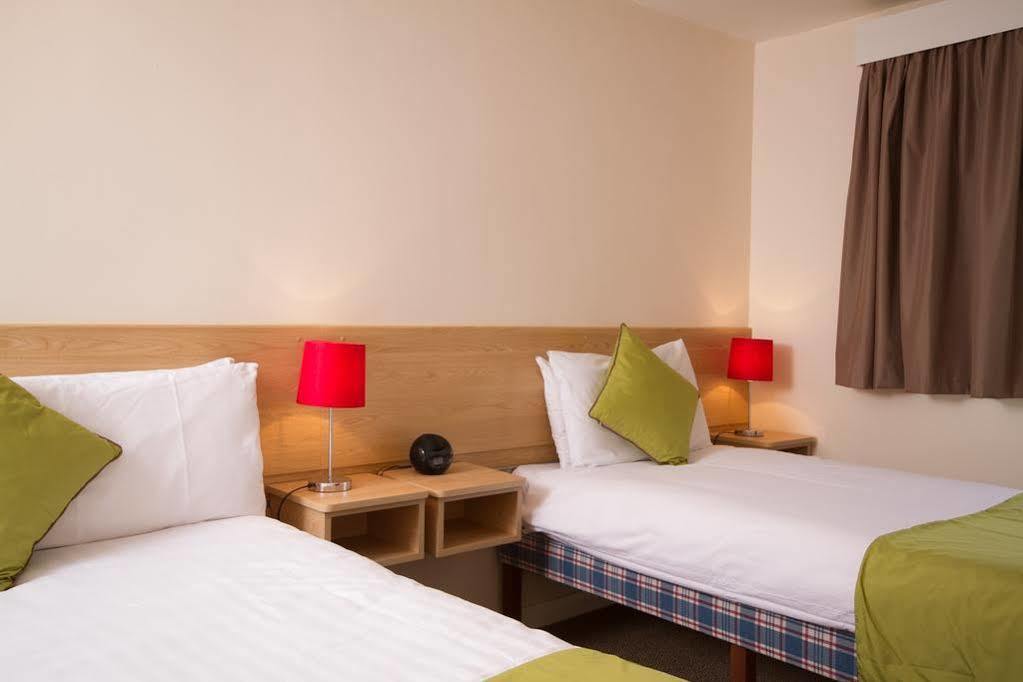 Hotel Travelrest Centre Seafront à Bornemouth Extérieur photo